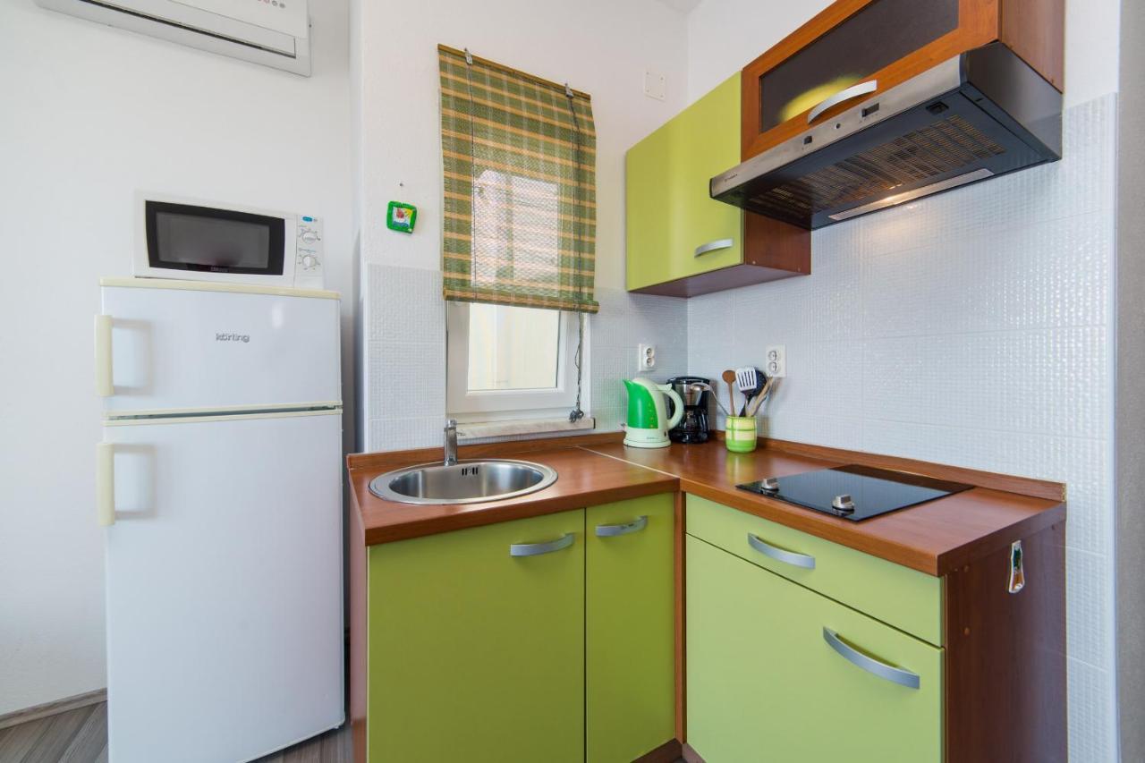 Apartments By The Sea Brist, Makarska - 11078 エクステリア 写真