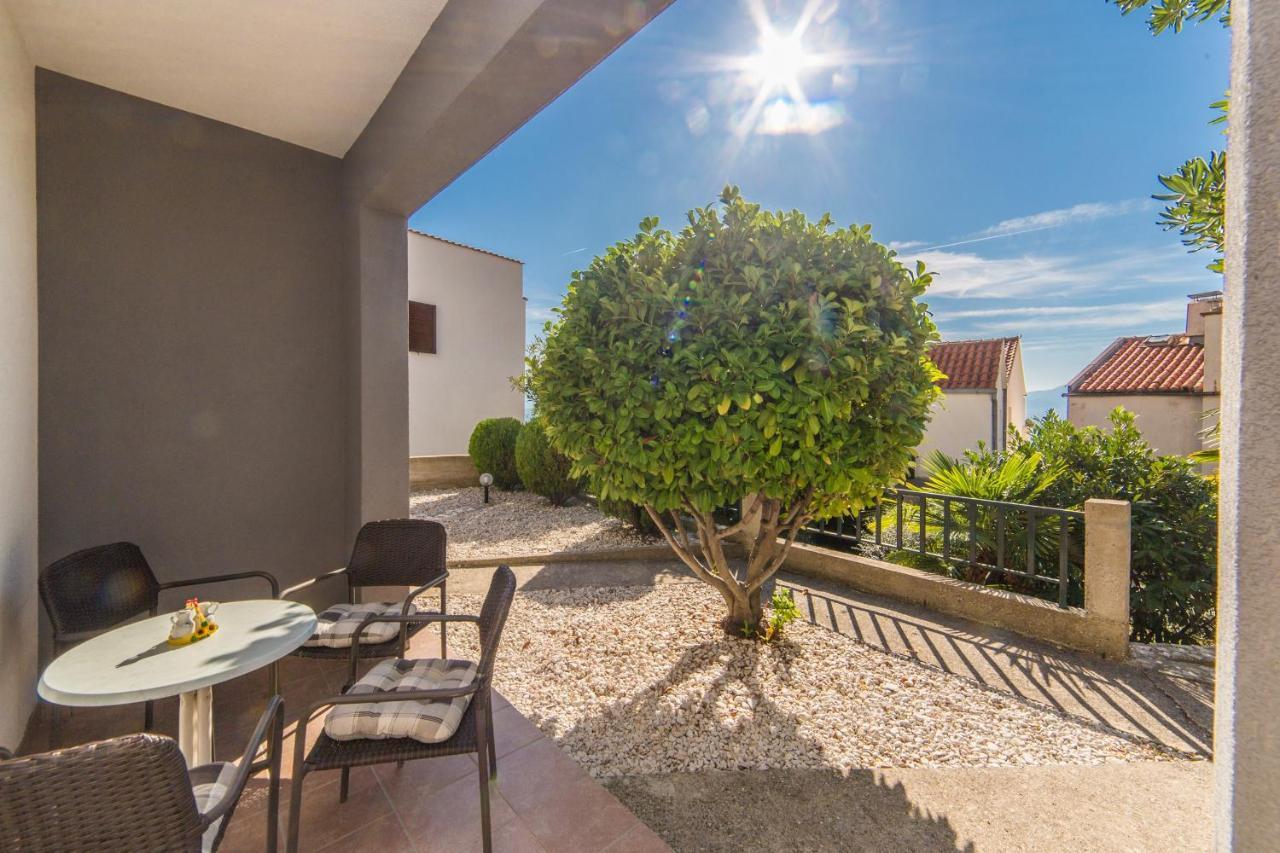 Apartments By The Sea Brist, Makarska - 11078 エクステリア 写真