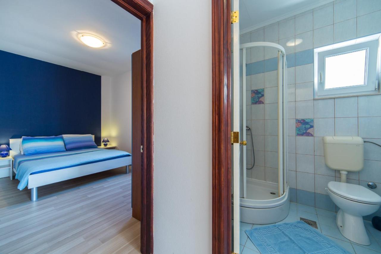 Apartments By The Sea Brist, Makarska - 11078 エクステリア 写真