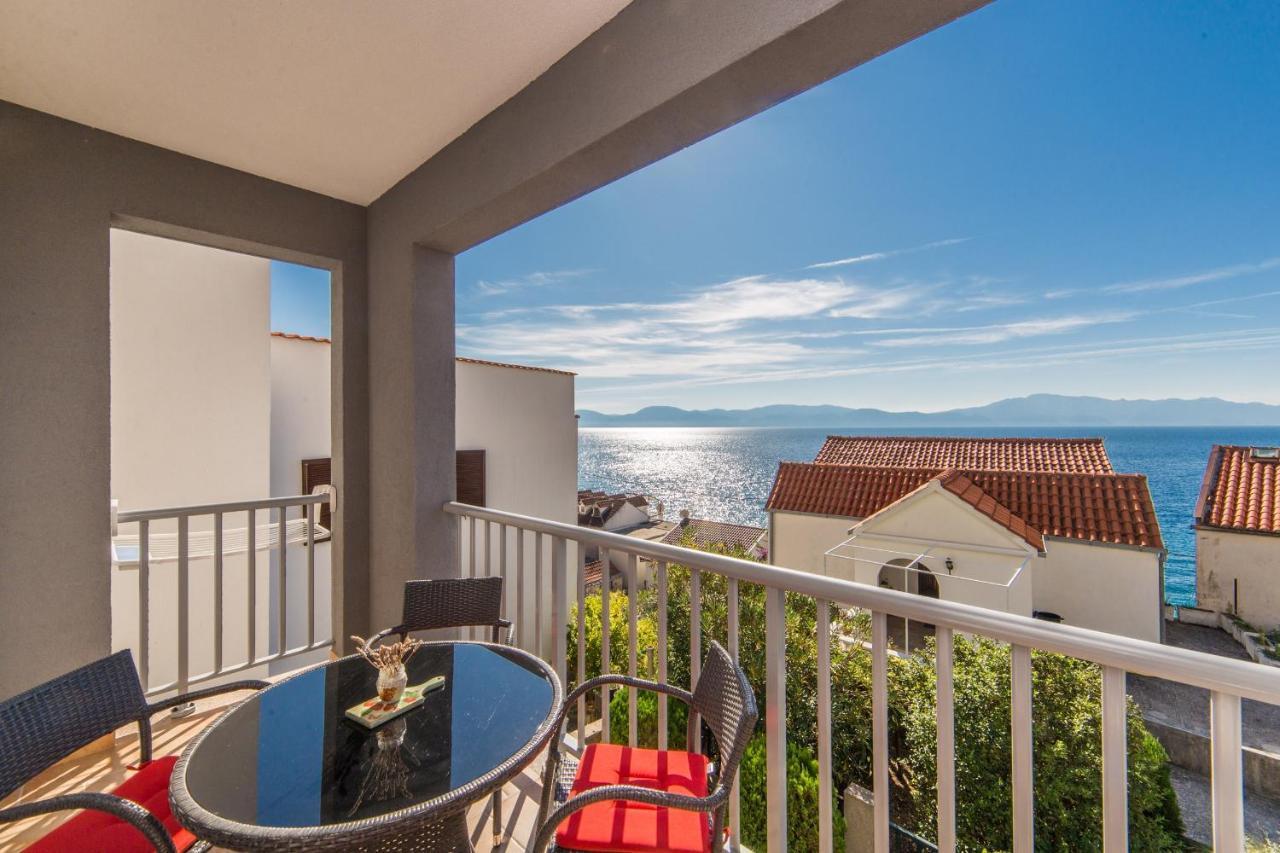 Apartments By The Sea Brist, Makarska - 11078 エクステリア 写真