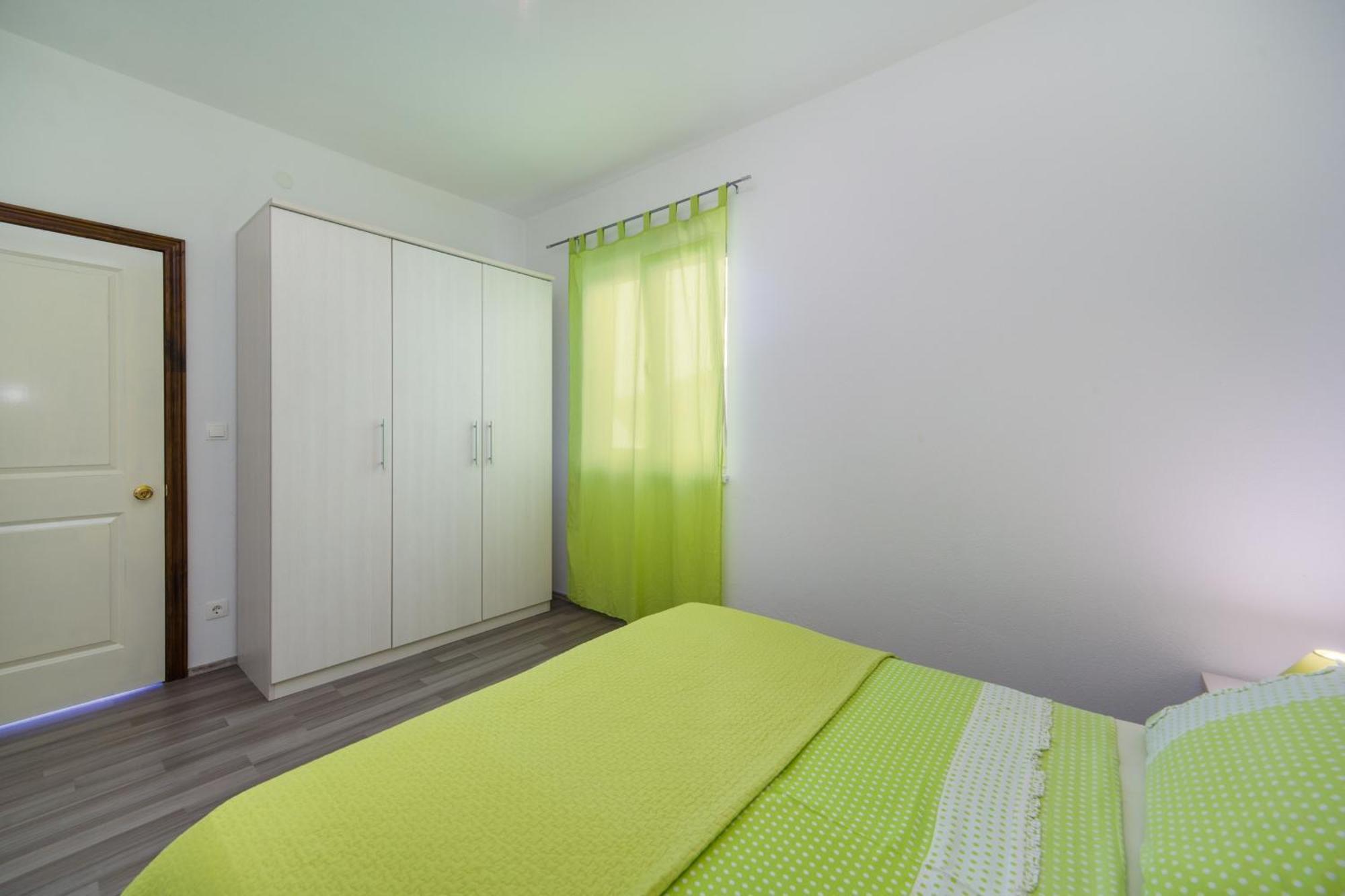 Apartments By The Sea Brist, Makarska - 11078 部屋 写真
